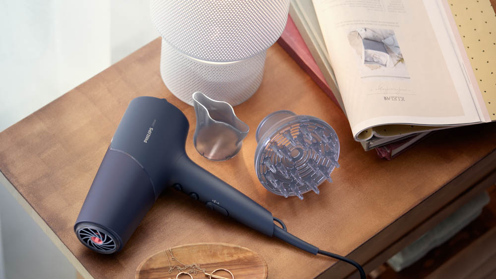 Philips Thermoshield Hair Dryer (Box Damaged) - Image 4