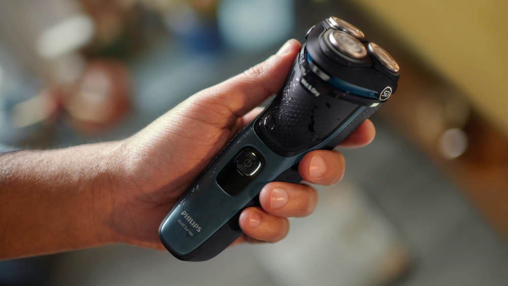 Philips Shaver 3000 Series Wet & Dry Electric Shaver - Image 3